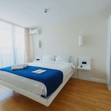 Aparthotel ~ Orbi City ~ Батуми Экстерьер фото